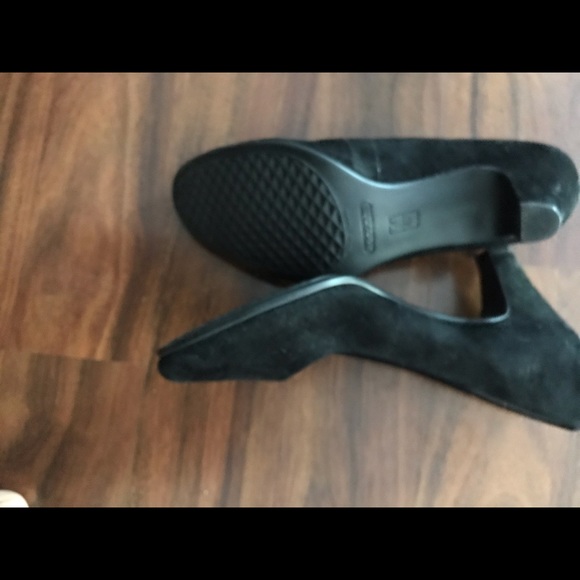 Pumps - Picture 3 of 3